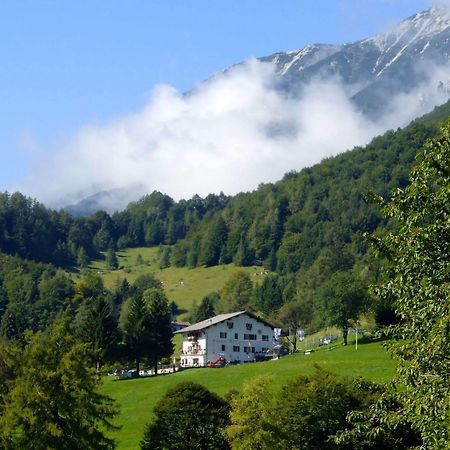 Готель Rifugio Monte Baldo Авіо Екстер'єр фото