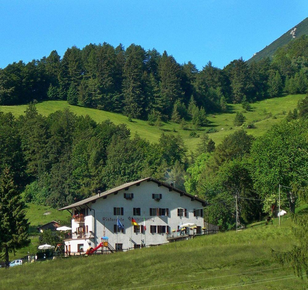 Готель Rifugio Monte Baldo Авіо Екстер'єр фото
